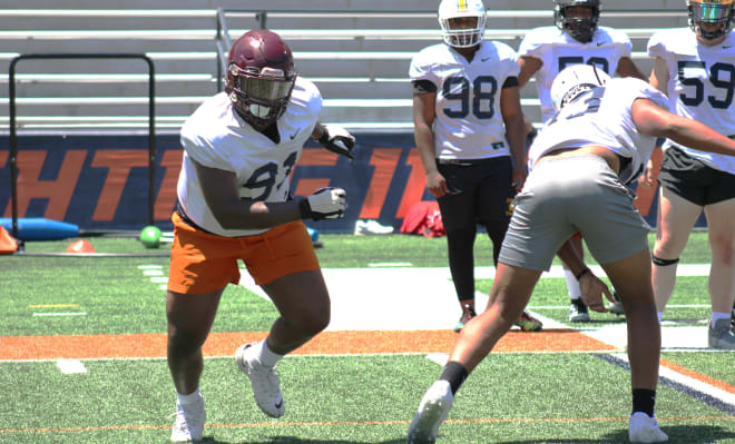 2027 defensive lineman Brayden Parks was a standout at the Illinois big man camp on Wednesday.  