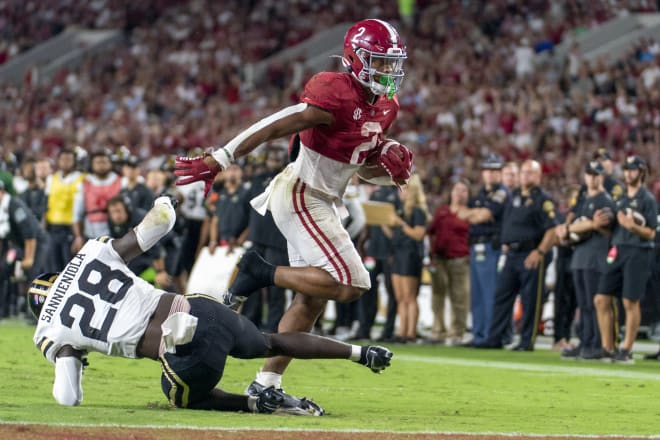 Alabama Crimson Tide running back Jase McClellan (2) carries the ball against the Vanderbilt Commodores during the second half at Bryant-Denny Stadium. Photo | Marvin Gentry-USA TODAY Sports