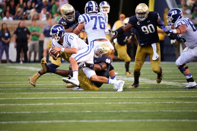 Notre Dame’s first sack didn’t come until junior linebacker Nyles Morgan got one in game four versus Duke Sept. 24.