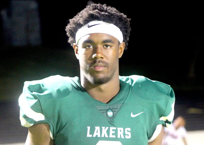 Donovan Edwards is being pursued hard by the Notre Dame Fighting Irish.