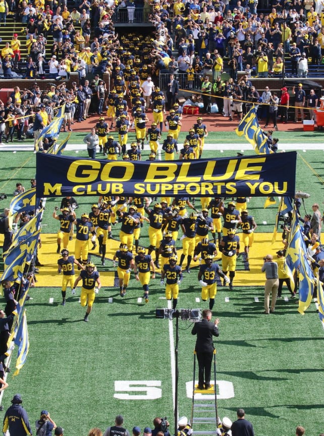 Michigan Wolverines football went 2-4 during the 2021 season. 