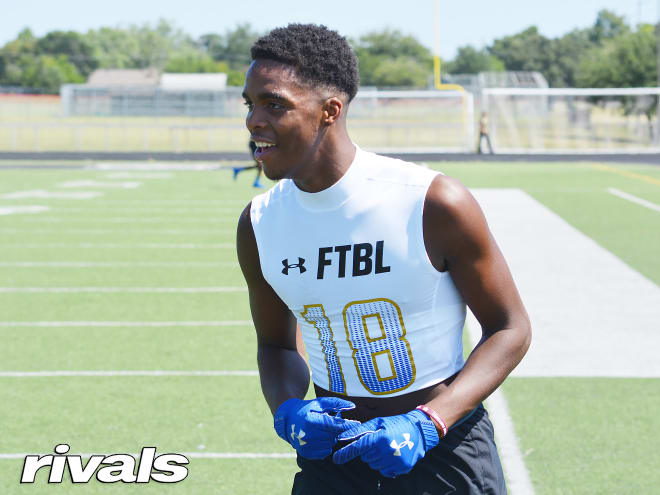 Lewisville WR Armani Winfield is a 4-star prospect in Texas' 2022 recruiting class.