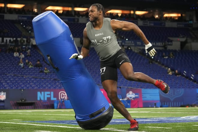 Former Notre Dame defenisve end Javontae Jean-Baptiste participated in on-field workouts at Lucas Oil Stadium on Thursday. (USA TODAY Sports, Kirby Lee))