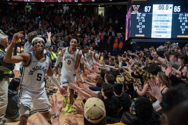 Ezra Manjon layed in the game winner in Vanderbilt's 67-65 win (George Walker IV, The Tennessean)