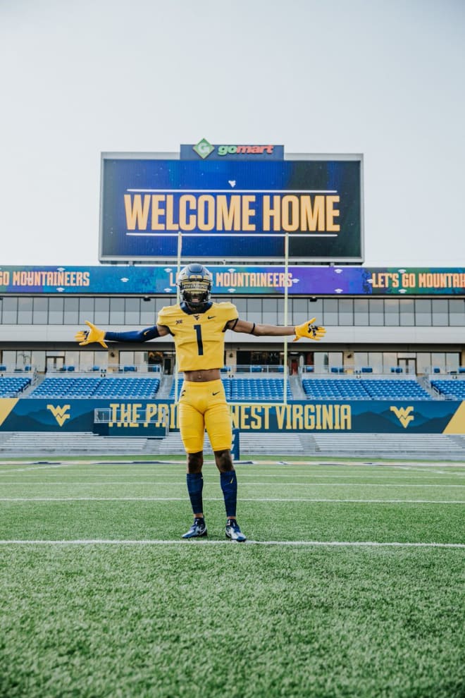 Mangham took an official visit to see the West Virginia Mountaineers football program.