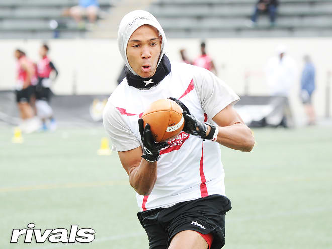 Mater Dei HS wide receiver Cristian Dixon is ranked as a top 200 national prospect.