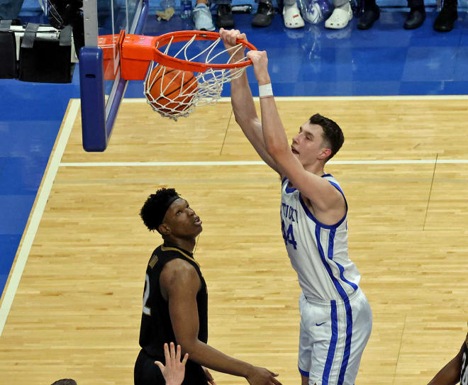 Kentucky's Zvonimir Ivisic went up for a dunk during Wednesday's game against Vanderbilt. 