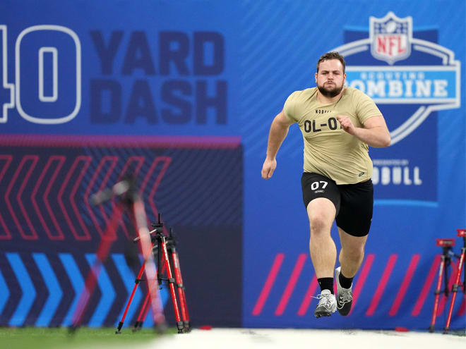 Cooper Beebe runs the 40-yard dash at the NFL Scouting Combine