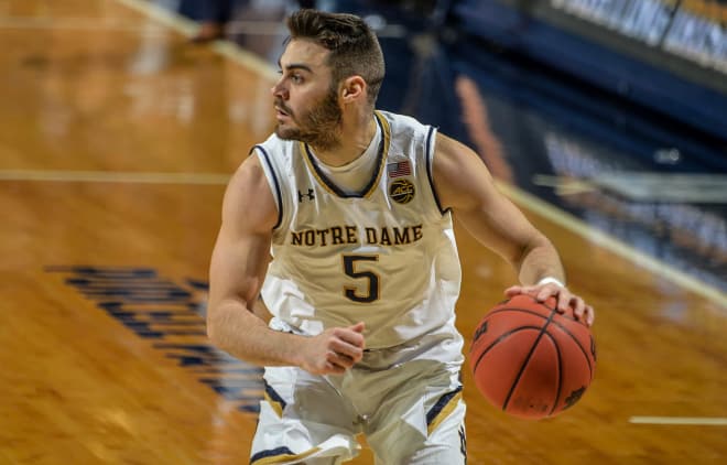 Junior point guard Matt Farrell scored 13 points and dished out seven assists in Notre Dame’s 77-62 victory over Colgate.