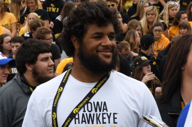 Class of 2020 defensive end Isaiah Bruce committed to the Hawkeyes tonight.