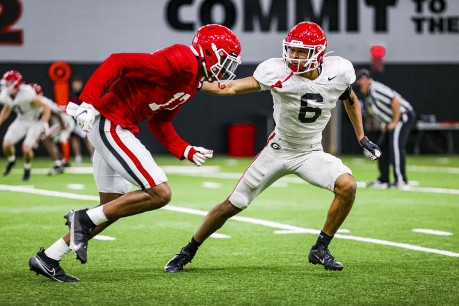 Jalen Kimber defends his man at a Georgia practice in 2020. (Tony Walsh/UGA Sports Communications)