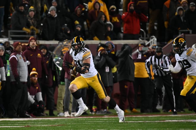 Iowa linebacker Jack Campbell is the Big Ten's defensive player of the week.