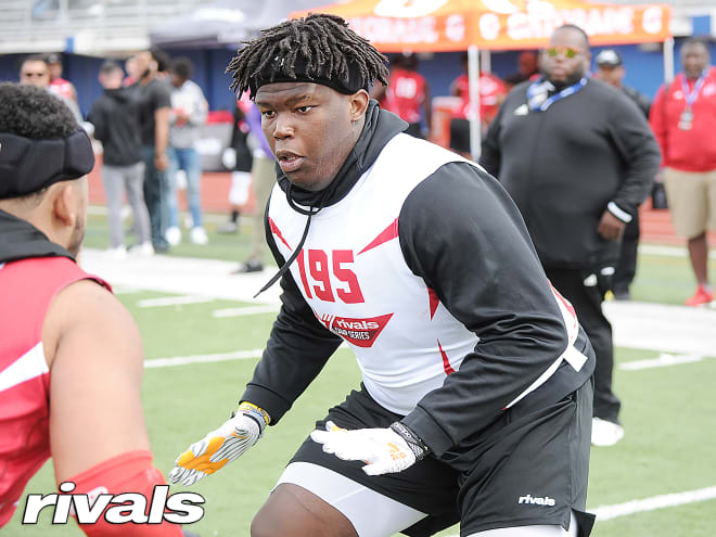 Aliou Bah, a 2022 offensive tackle prospect from Memphis, Tenn., is up to 19 offers after picking up interest from USC this week.
