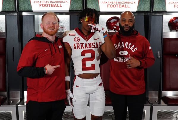 TJ Metcalf gives a rundown on his official with the Hogs