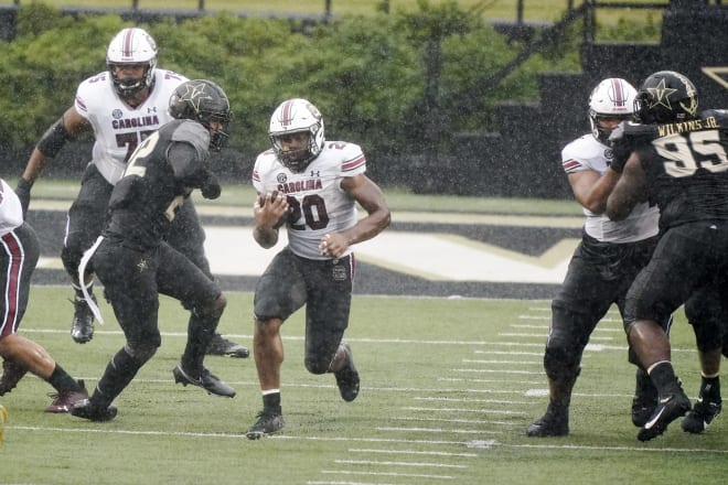 South Carolina running back Kevin Harris breaks off a run versus Vanderbilt.