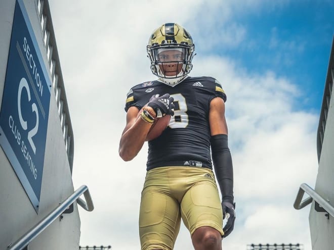 Cruz poses during a visit to Georgia Tech